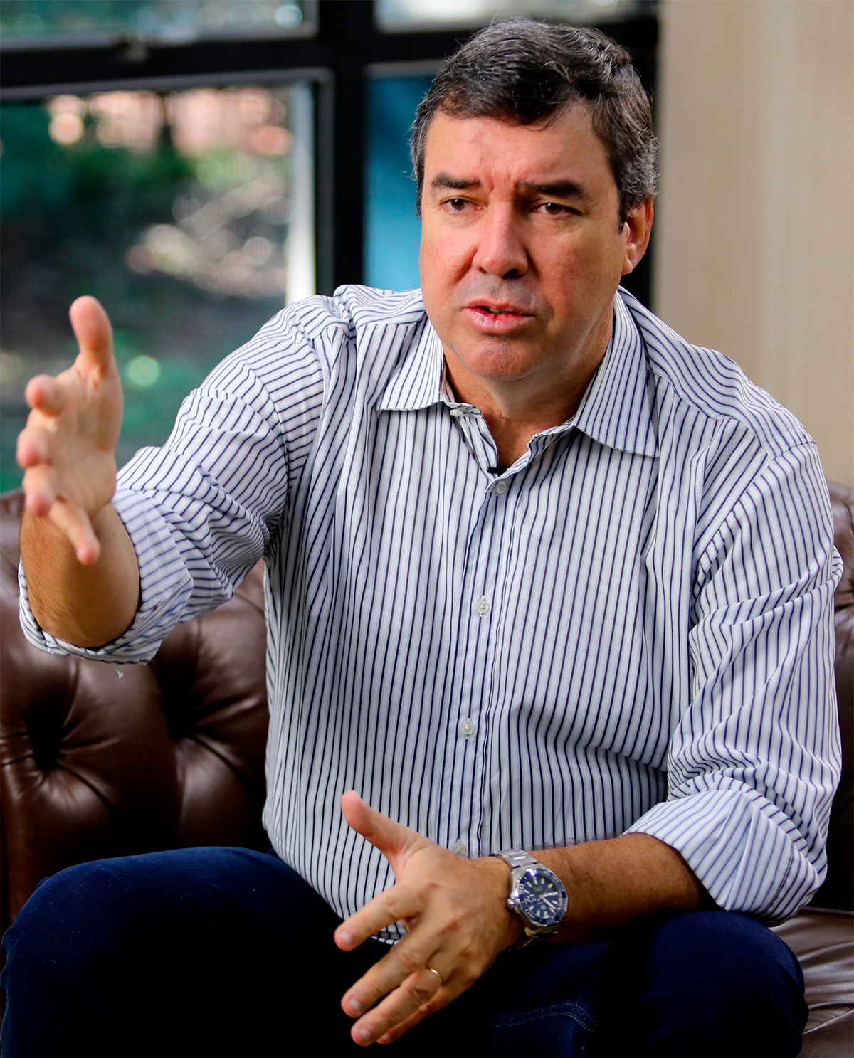 Riedel lidera disputa ao governo de MS com 43%, aponta pesquisa