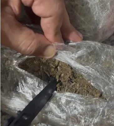 PRF apreende 11,6 quilos de skunk com adolescente durante fiscalização na BR-262 