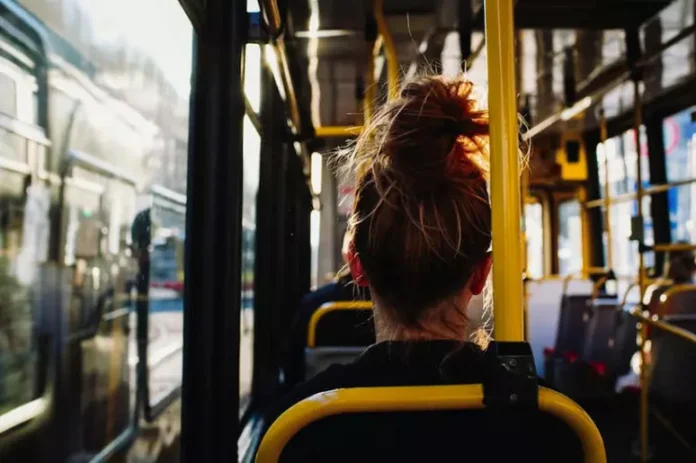 Campo Grande cria prioridade para mulheres em assentos de janela nos ônibus
