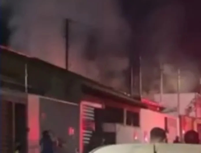 Incêndio destrói casa em Campo Grande e polícia investiga ação criminosa