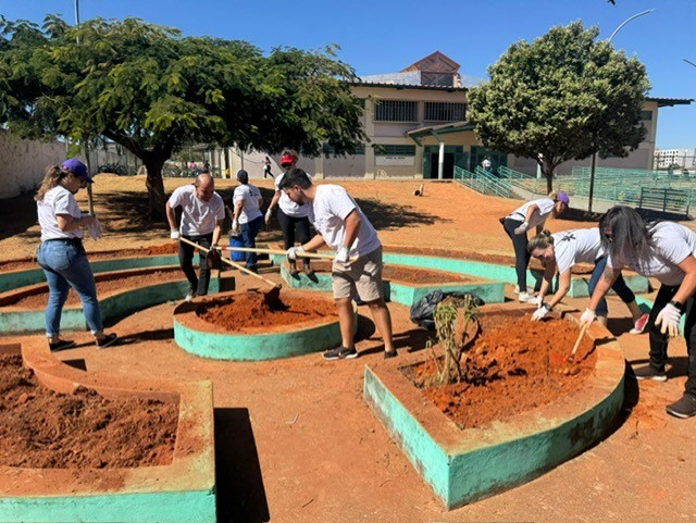 Ação de voluntariado realizam melhorias em escola municipal da Capital nesta sexta-feira