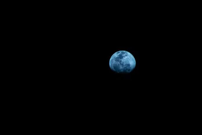 Fenômeno raro, Lua Azul ilumina o céu de Campo Grande neste sábado