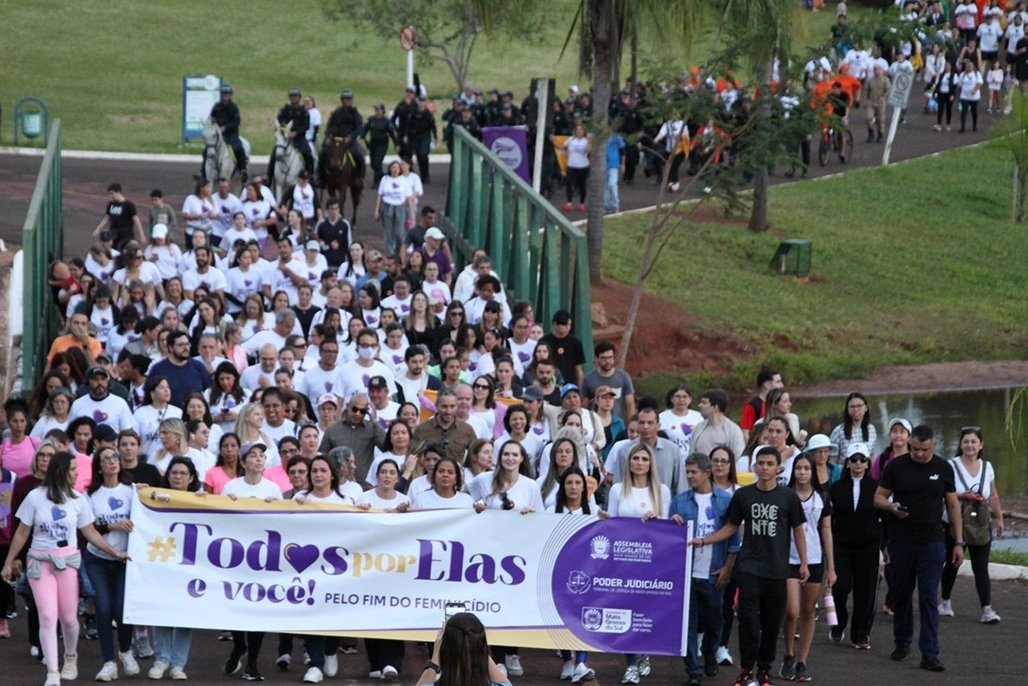 Caminhada mobiliza sociedade no combate ao feminicídio em Mato Grosso do Sul