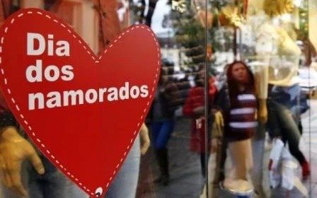 Muito além do romance: saiba como surgiu o Dia dos Namorados no Brasil