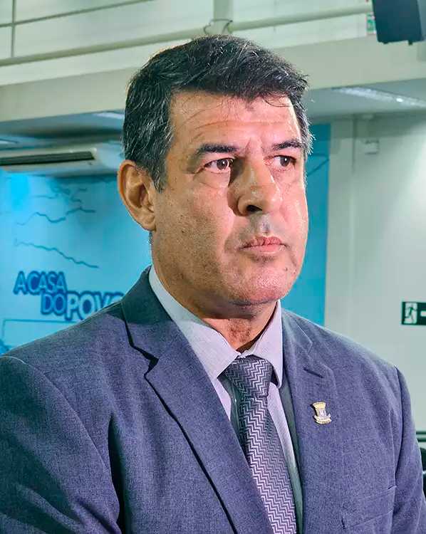 Beto Avelar lidera diálogo por solução aos buracos e cobra reforço na manutenção da Capital