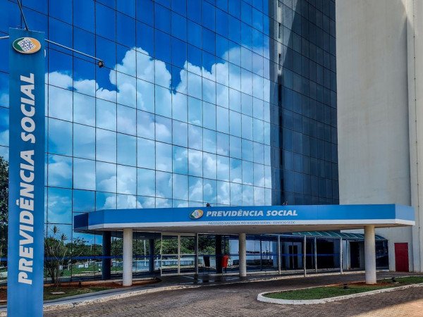 Aposentados do INSS têm até sexta (19) para pedir ressarcimento de descontos nos Correios