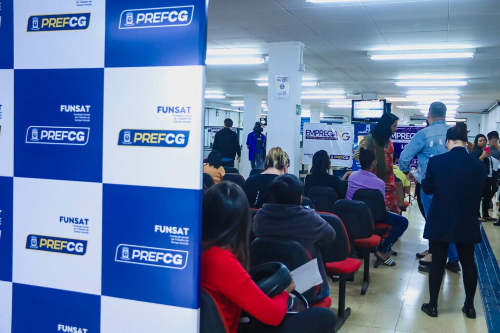 Funsat abre quase mil vagas de emprego com oportunidades para iniciantes e PCDs