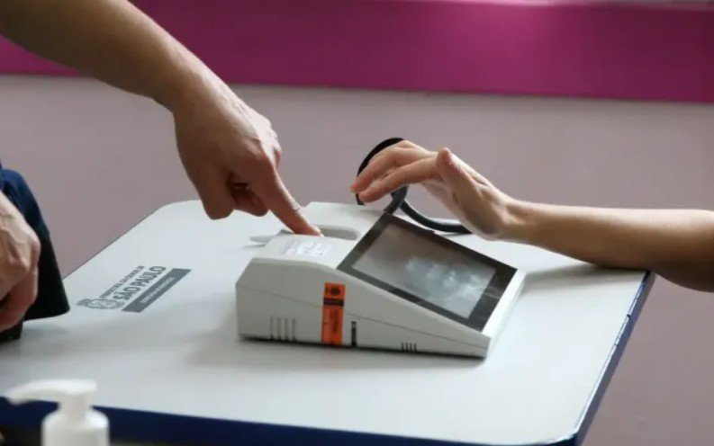 Eleitores sem biometria poderão votar normalmente em 2026, reforça TSE