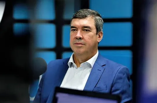 Eduardo Riedel lidera disputa pelo Governo com 24%