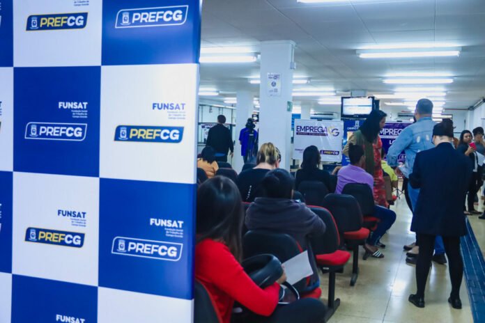 Funsat oferece 940 vagas de emprego em 120 profissões nesta quarta-feira