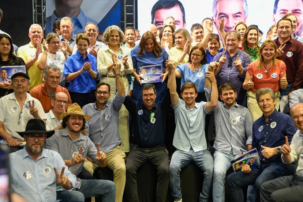 Setenta prefeitos reforçam apoio à reeleição de Eduardo Riedel