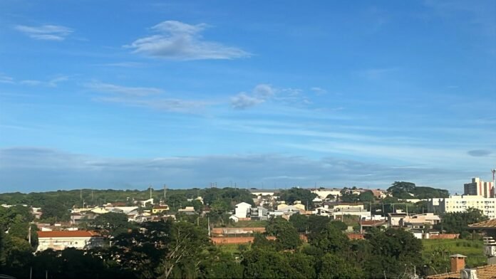 Campo Grande terá sexta de calor, baixa umidade e alerta para vendaval