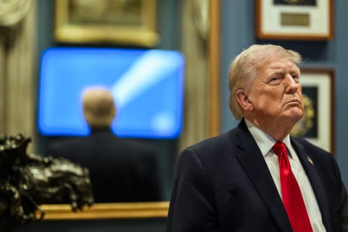 Trump anuncia retomada de negociações com o Irã e preço do petróleo cai mais de 5%