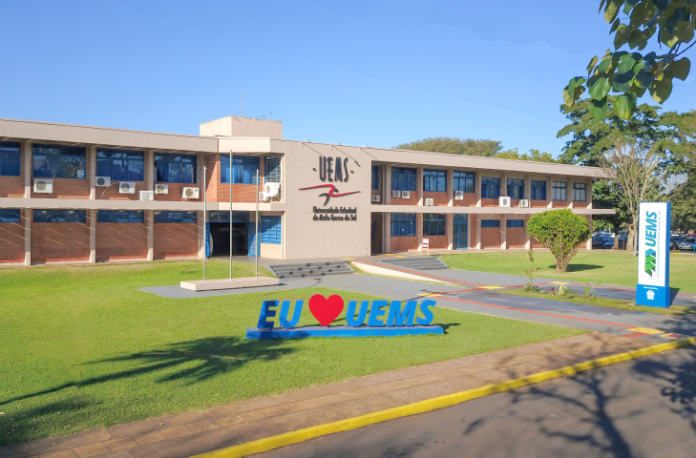 Seleção da UEMS tem salários de até R$ 10,2 mil e cadastro de reserva